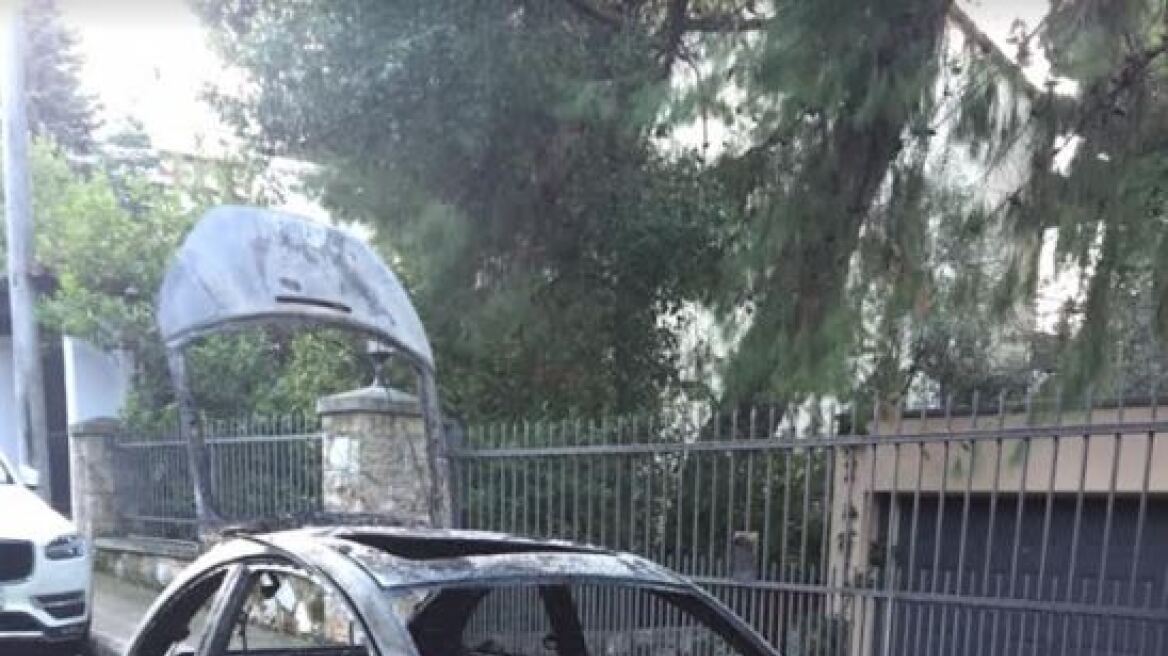 Άγνωστοι ανατίναξαν το αυτοκίνητο της κόρης του Πρόδρομου Εμφιετζόγλου